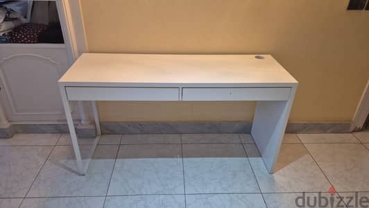مكتب إيكيا بحالة ممتازة - IKEA Desk 2 Drawers (60x140 cm)
