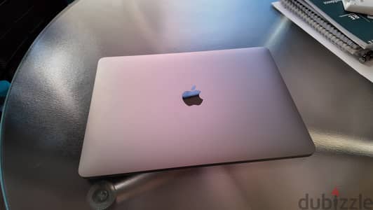 MacBook Air M1 256GB / 8GB RAM رمادي فلكي بحالة ممتازة