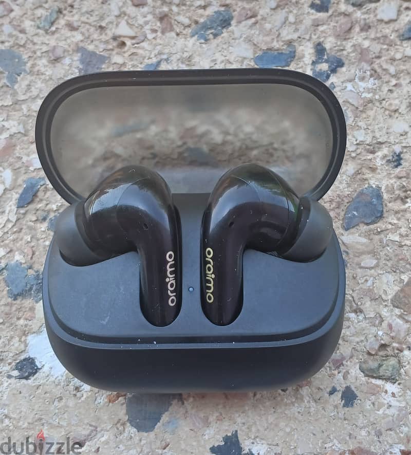 Oeaimo Spacebuds N + box + charger 1