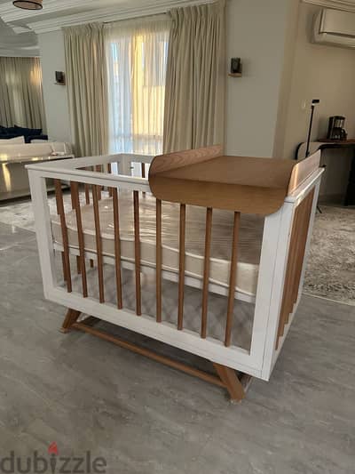 Baby crib سرير بيبي خسب زان احمر