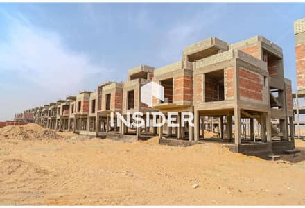 أفضل سعر تاون هاوس 328 متر-3 غرف نوم-موقع مميز-ستايت