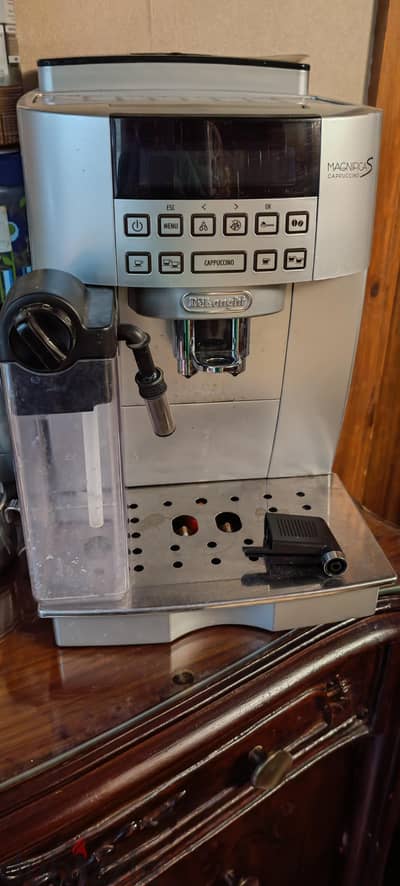 Delonghi cuppucino machine