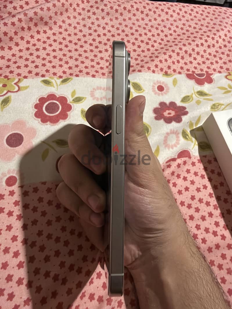iPhone 15 Pro Max - Titanium 4