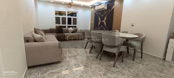 Writing City | Furnished Apartment for Rent Super Lux – First Residence B11 – Group 114 Area 116 Meters 3 Bedrooms 2 Bathrooms First Floor Fully Furnished and Ready to Move In Rental Duration: