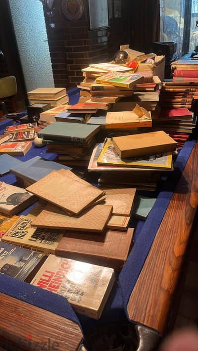 Antique and vintage 500 books