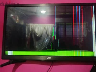 شاشتين ٣٢  والاتنين فيهم نفس الشئ كسر في الشاشه
