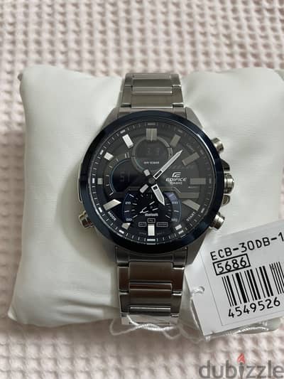 ساعة Casio Edifice  عقارب و عدادات و بها بلوتوث