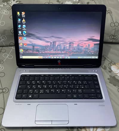 لاب توب hp amd الجيل الثامن بحاله ممتازه