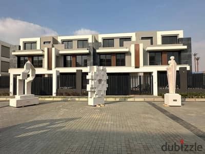 Best price La Vista own villa unbelievable landscape view compound heart New Cairo near Hyde Park Fifth Settlement mins AUC