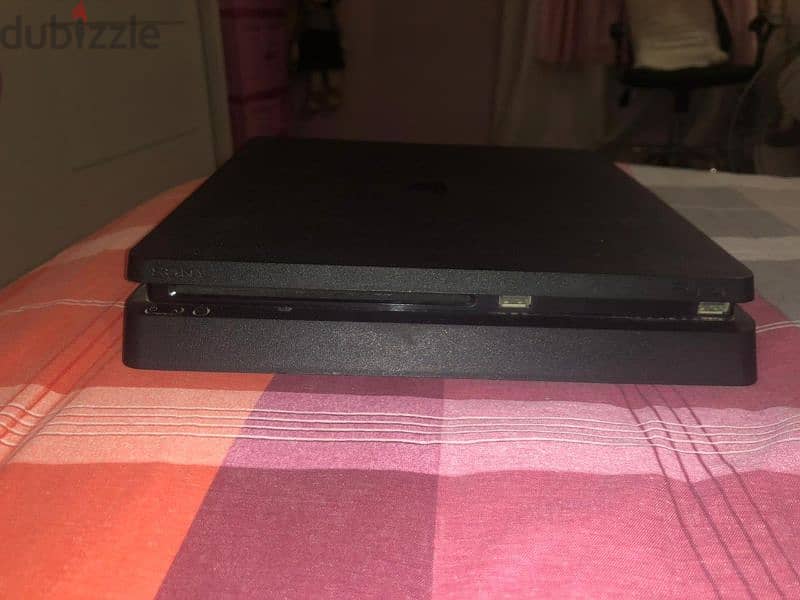 Playstation 4 slim 2