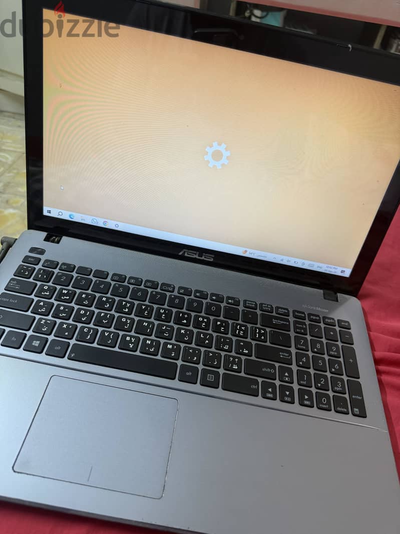 ASUS Laptop 1