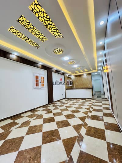 شقه في الإسكندرية العجمي شاطي النخيل دقيقه مشي لي البحر تشطيب فاخر ومميز جدا موقع سكني ممتاز ويصلح لي الاستثمار