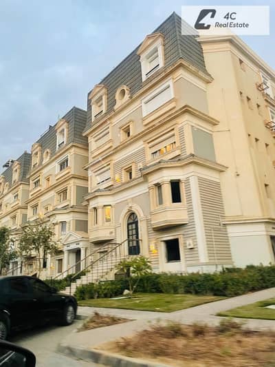 VILLA READY TO MOVE FULLYFINISHED WITH BST PRICE IN MOUNTAIN VIEW HYDE PARK NEW CAIRO-PRIME LOCATION