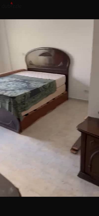 Apartment 136 meters and a garden of 55 meters for sale