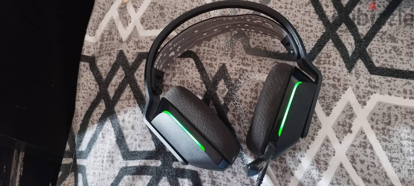 Logitech G733 LIGHTSPEED Gaming Headset 1