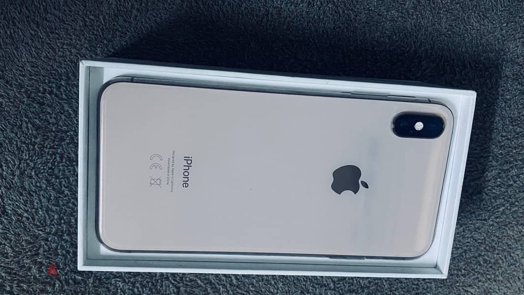 Apple - iPhone XS Max 1