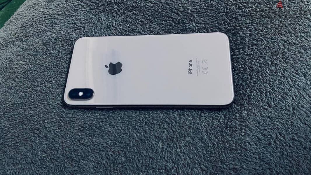 Apple - iPhone XS Max 4