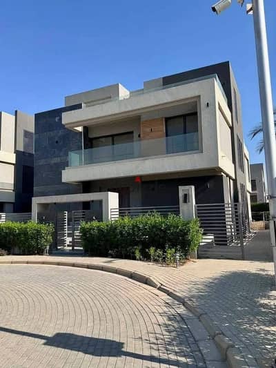 تاون هاوس بسعر اول طرح في المرحلة الاول corner وتقسيط 8 سنين مشروع فيلات فقط دقائق من AUC التجمع الخامس و النادي الاهلي وشارع التسعين
