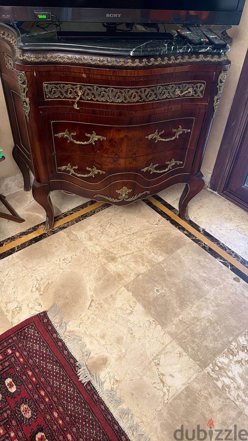 Furniture in Excellent Condition 10