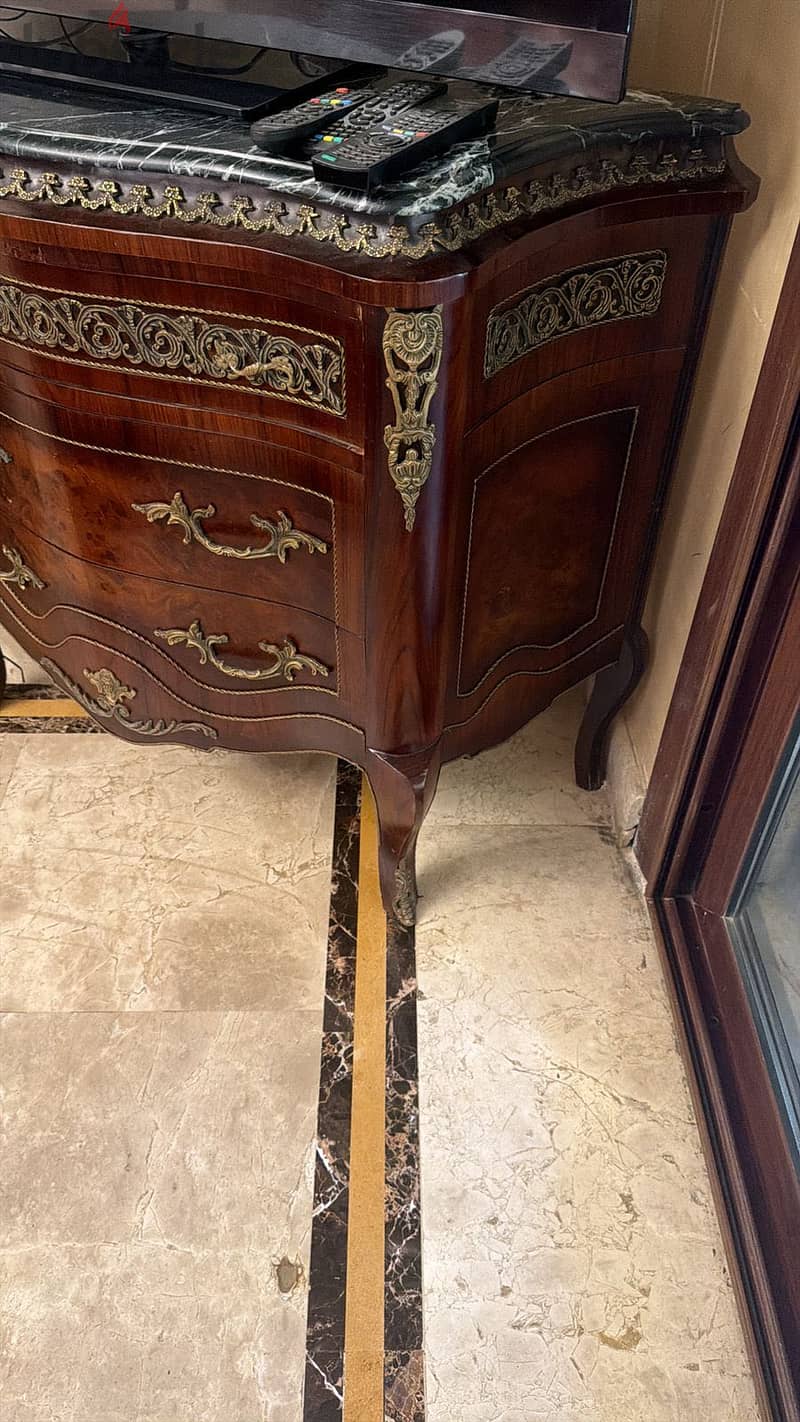 Furniture in Excellent Condition 11