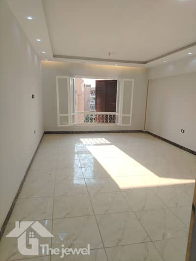 Apartment for sale in the Southern Youth Buildings - First Gathering 70m on the main street