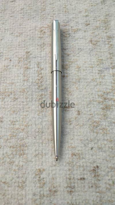 قلم جاف  parker made in UK فضي