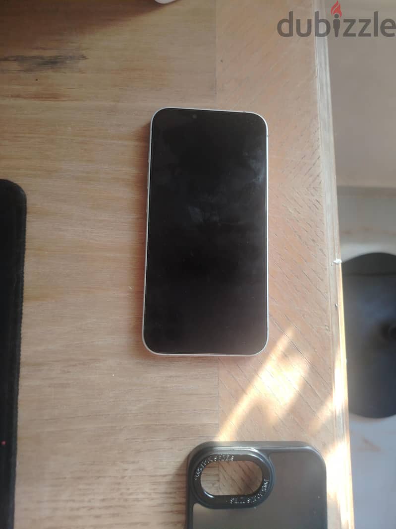 Apple - iPhone 16e 3