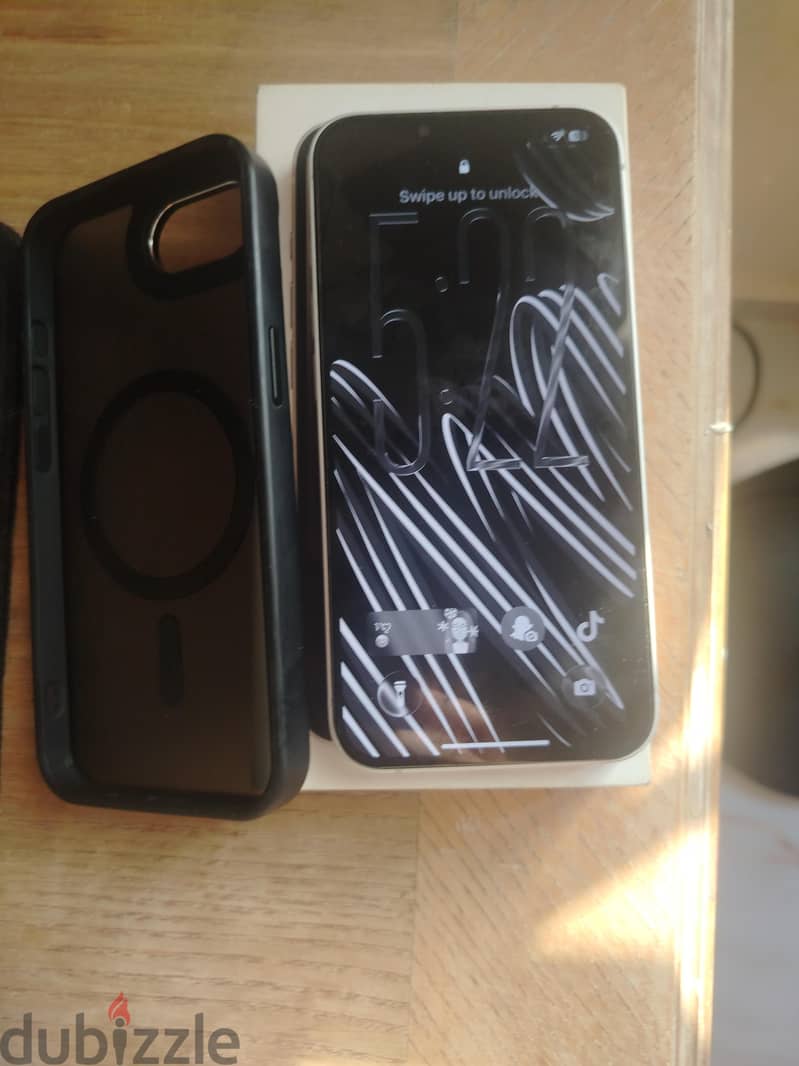 Apple - iPhone 16e 4