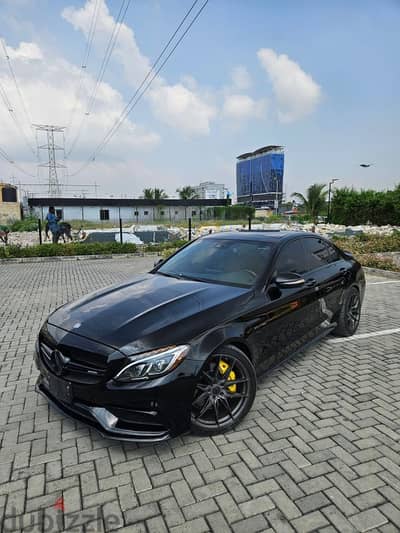Mercedes-Benz C63 2023