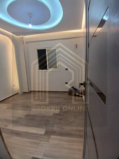 For rent, an empty apartment in October Gardens [Green Town Compound], area 100 meters - prime location