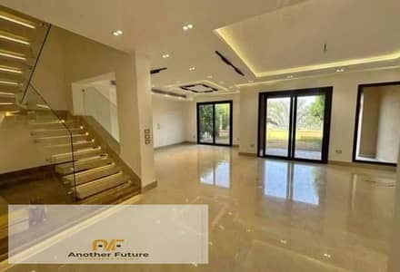 Twin house for sale, ready for immediate delivery, in a compound in Sheikh Zayed.