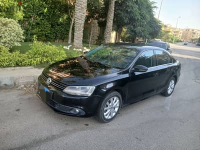فولكسفاغن جيتا 2014 Volkswagen Jetta أعلى فئة حالة ممتازة مالك أول