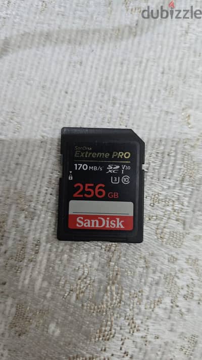 Sony A6400 with 16-50 lens + 30mm sigma lens + extra items!