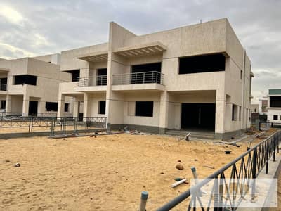 Villa for sale in madinaty, near food court and south park, 447sq Own a Luxurious Villa Modern