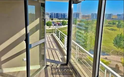 لقطه 3 غرف بخصم 50% بفيو على 3 وجهات  شقه للبيع في تاج سيتي taj city التجمع الخامس القاهره الجديده new cairo امام مطار القاهرة  على طريق السويس