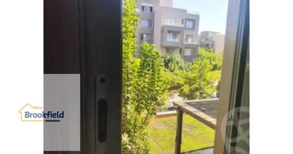 شقه للايجار بالمطبخ والتكييفات فى كمبوند فيلدج جيت بجوار شارع التسعين والجامعة الامريكيه Apartment for Rent in Village Gate