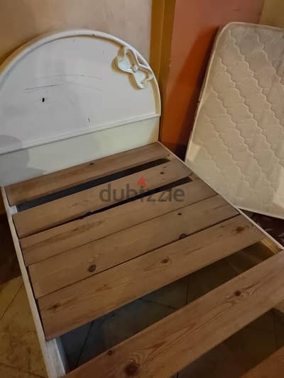 ٢ سرير أطفال بالملل
