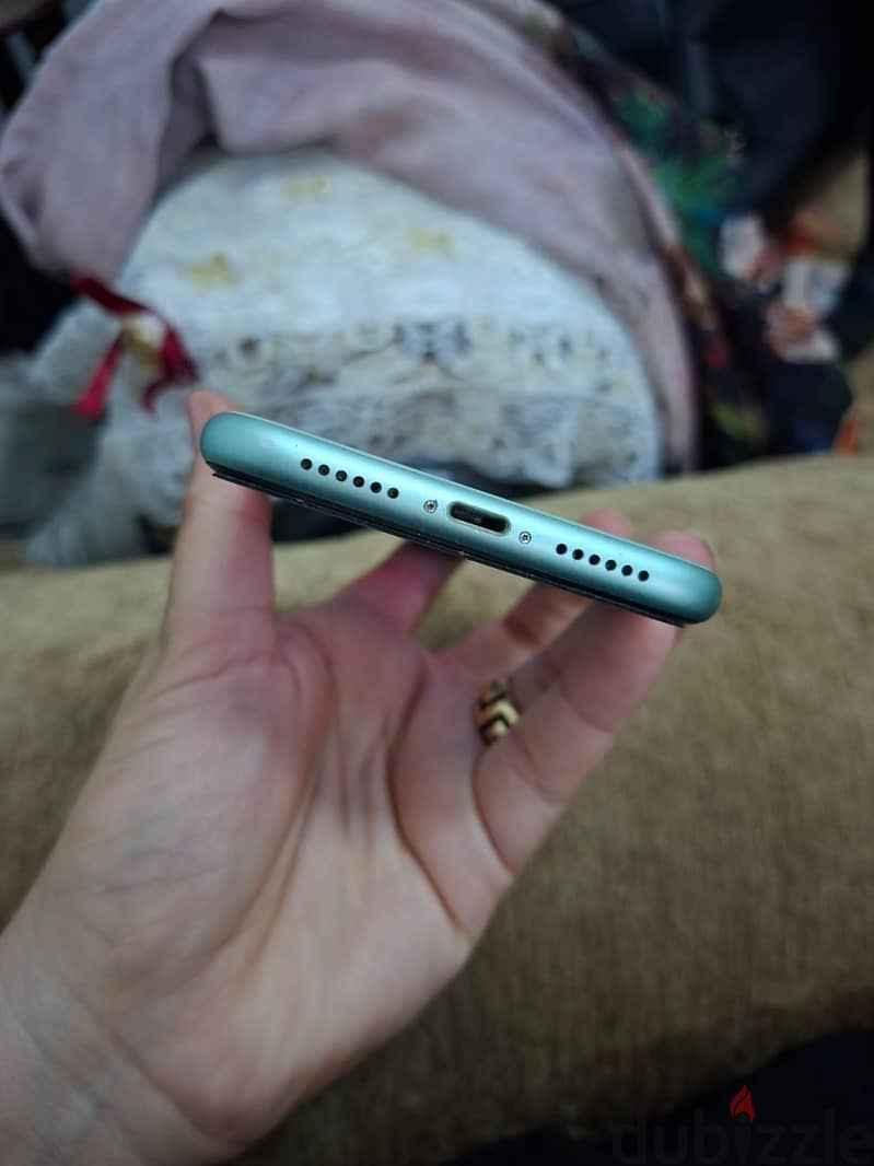 Apple - iPhone 11 1