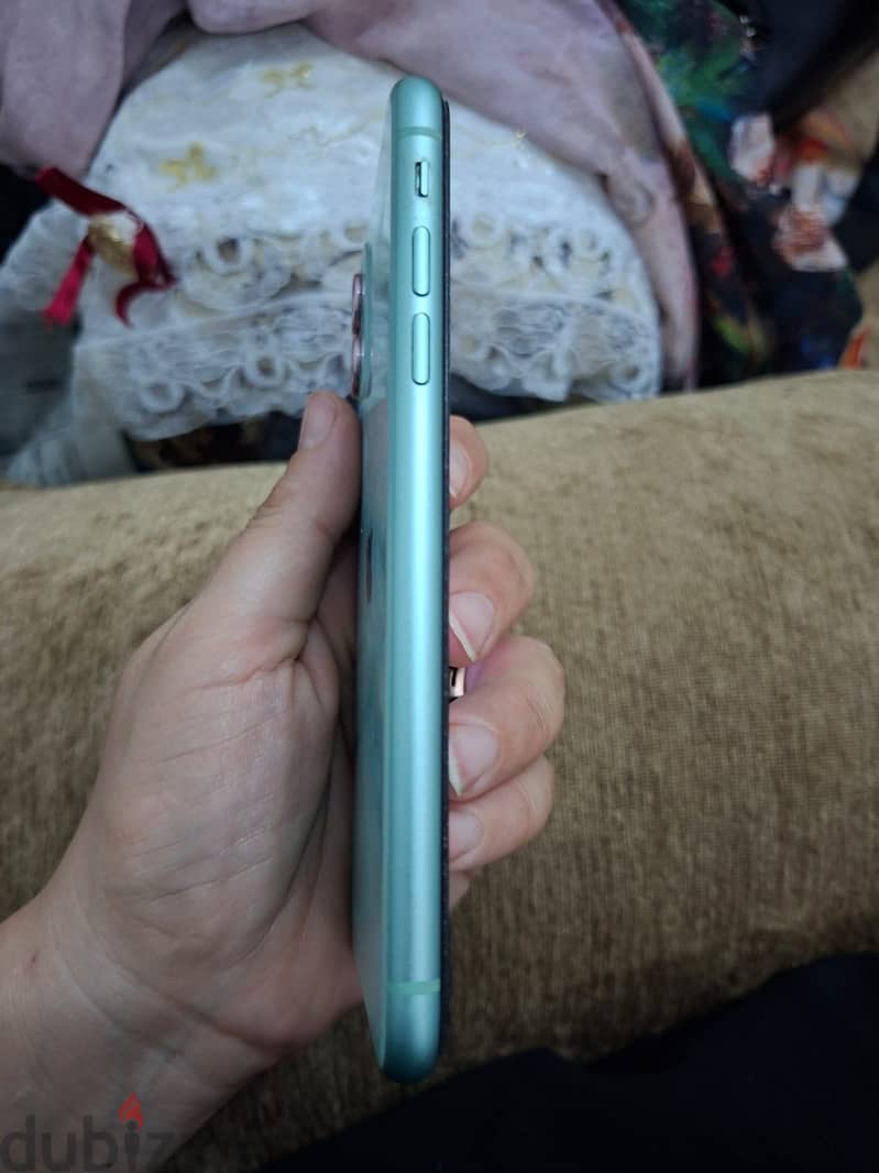 Apple - iPhone 11 7
