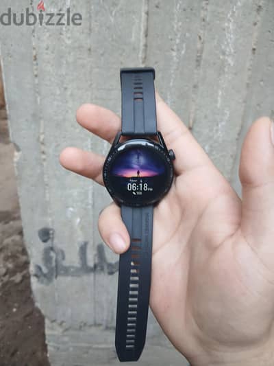 ساعه هواوي gt-3 كسر زيرو مع الشاحن بدون علبه