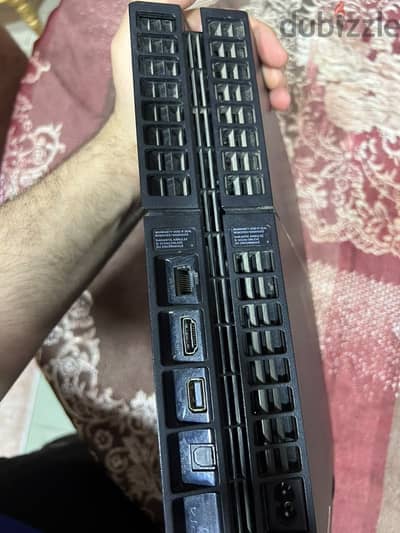 بلاستيشن ٤ للبيع