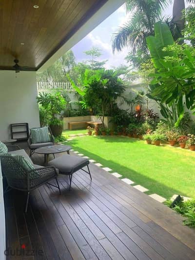 At a price lower than the market, a ready apartment for viewing in Al Burouj compound in Al-Shorouk, in front of the International Medical Center, near a large garden.
