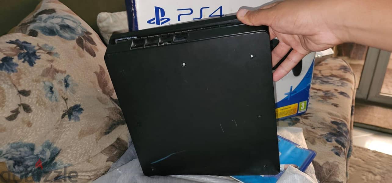 ps4 slim 4
