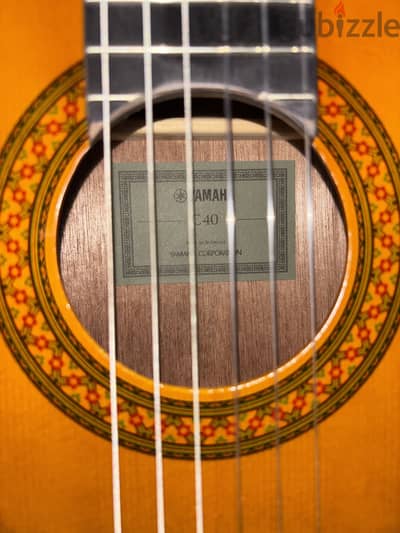 Yahama c40 with its case only used twice