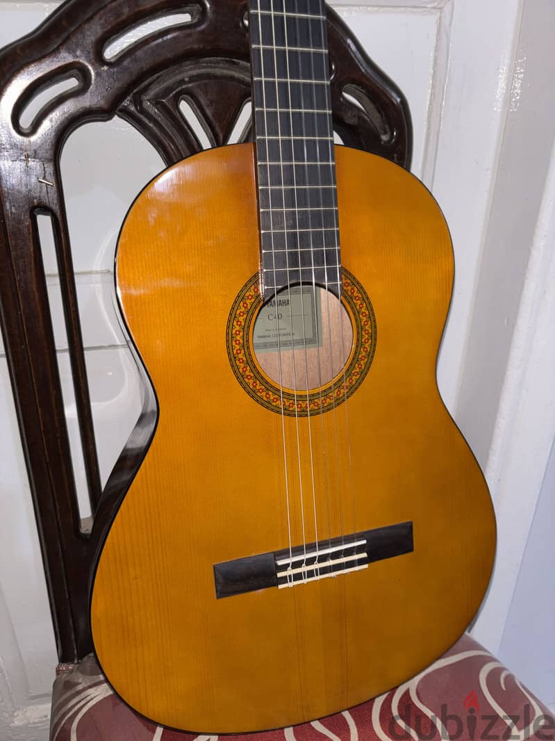 Yahama c40 with its case only used twice 2