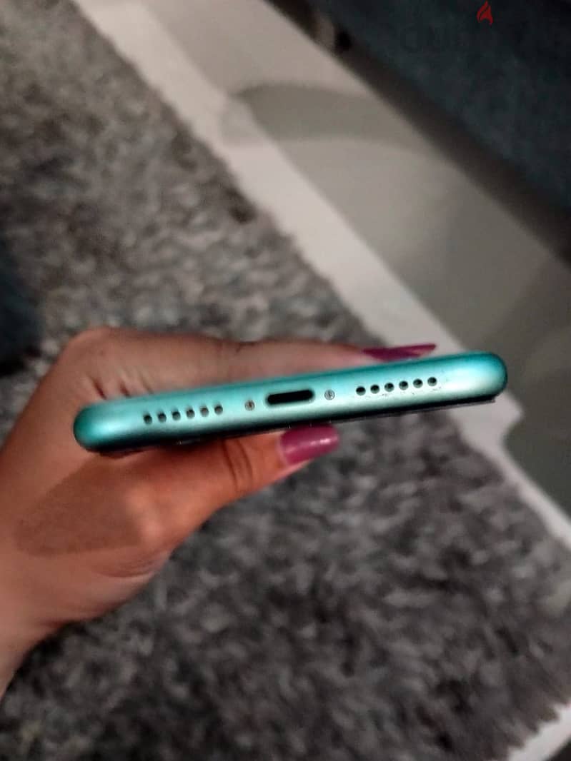 Apple - iPhone 11 1