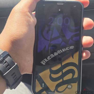 Apple - iPhone XR