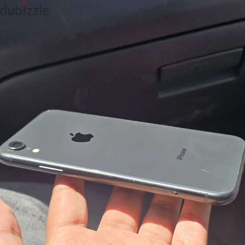 Apple - iPhone XR 1
