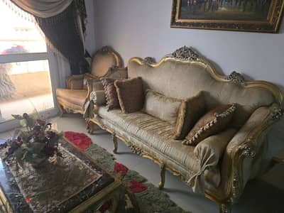 صالون مذهب بحاله ممتازة