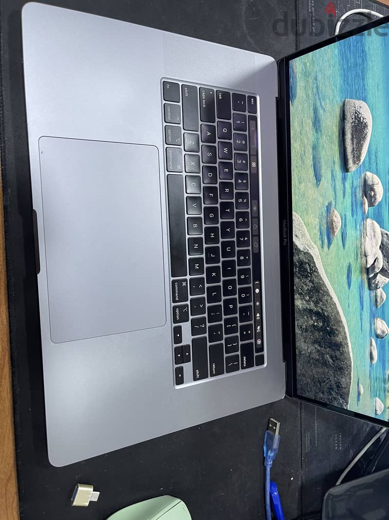 Macbook pro 2019 16in 3